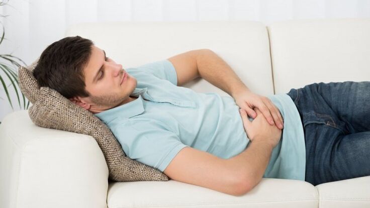 Dolor abdominal debido a parásitos.