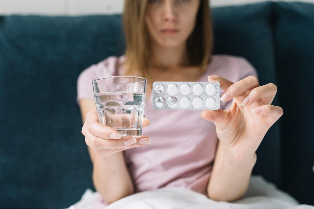 Pastillas contra parásitos en el cuerpo humano.