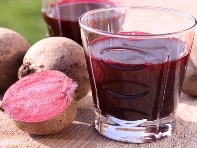 El jugo de remolacha fresco es una bebida antihelmíntica para mujeres embarazadas.